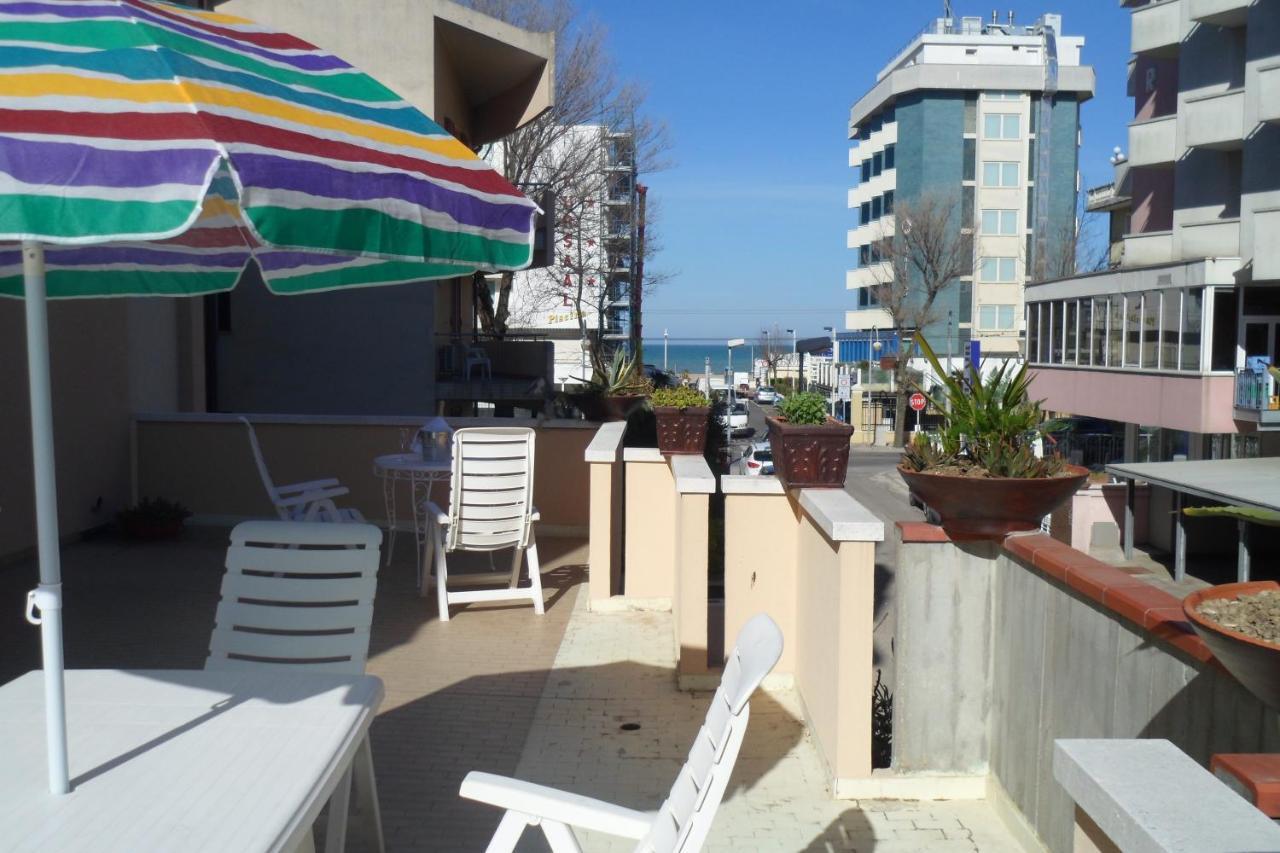 Hotel Clara Riccione Exterior photo