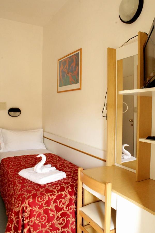 Hotel Clara Riccione Exterior photo