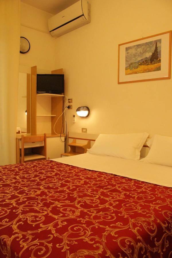 Hotel Clara Riccione Exterior photo